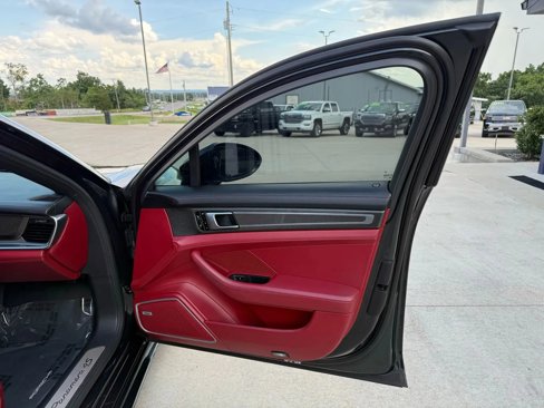 Used 2018 Porsche Panamera 4S image 56