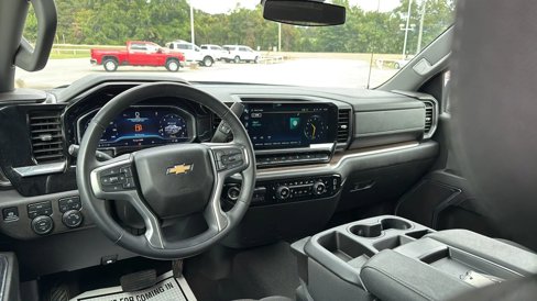 Used 2025 Chevrolet Silverado 1500 LT image 10