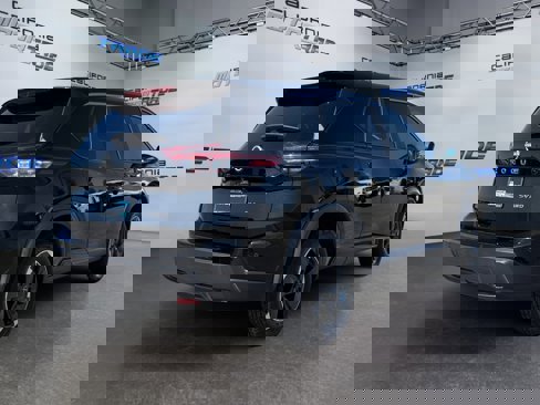 Used 2024 Nissan Rogue SV image 5