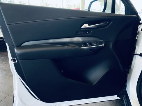 Used 2024 Cadillac XT4 Premium Luxury image 31