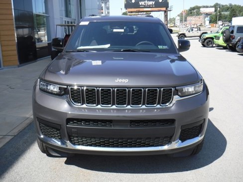 New 2025 Jeep Grand Cherokee L Laredo image 5