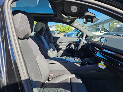 New 2026 BMW 550e xDrive w/ Premium Package image 11