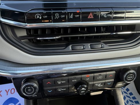 Certified 2022 Jeep Compass Limited image 26