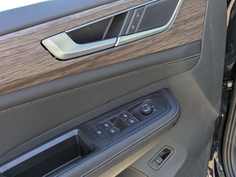 New 2025 Volkswagen Atlas SEL image 11