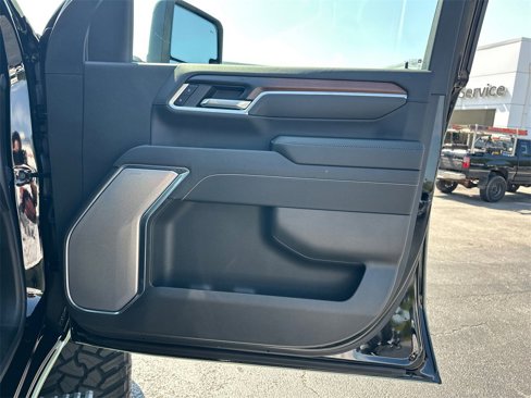 New 2025 GMC Sierra 2500 Denali w/ Denali Reserve Package image 15