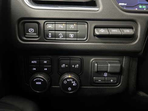 Used 2024 Chevrolet Tahoe High Country image 57