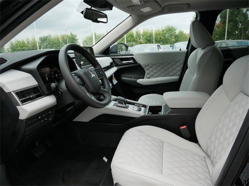 New 2025 Mitsubishi Outlander SEL image 4