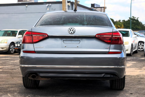 Used 2017 Volkswagen Passat 1.8T R-Line image 7