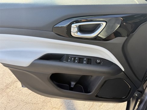 Certified 2022 Jeep Compass Limited image 15