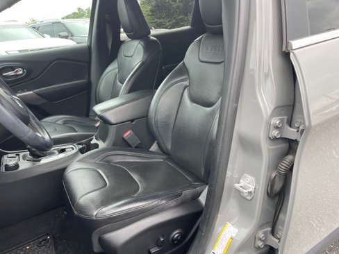 Used 2019 Jeep Cherokee Limited w/ Luxury Group image 34