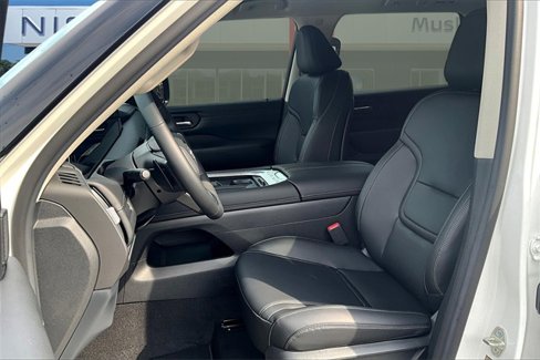 New 2026 Nissan Armada SV image 9