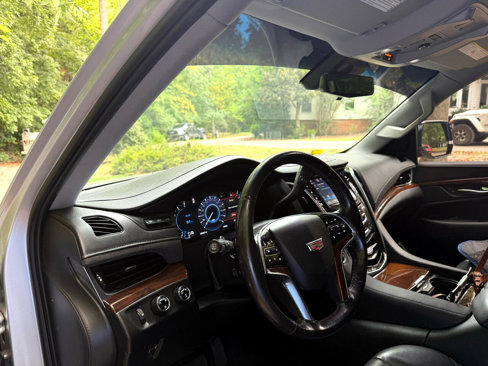 Used 2019 Cadillac Escalade ESV Premium Luxury w/ LPO, Radiant Package image 5