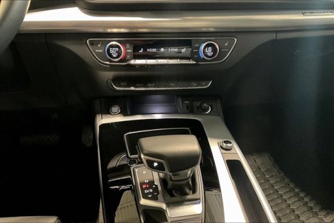 Certified 2025 Audi Q5 2.0T Premium image 32