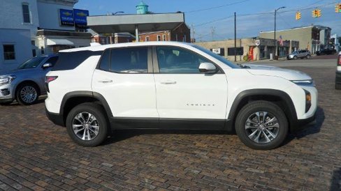 New 2026 Chevrolet Equinox LT w/ Convenience Package II image 1