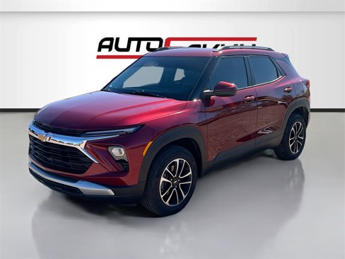 Used 2025 Chevrolet TrailBlazer LT w/ Driver Confidence Package image 3
