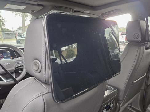 New 2026 Chevrolet Suburban Z71 image 13