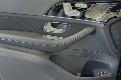 New 2025 Mercedes-Benz GLS 580 4MATIC image 16