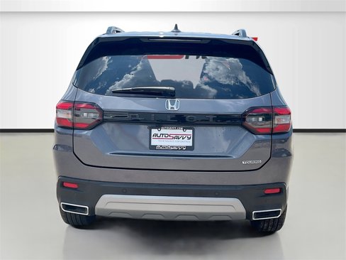 Used 2025 Honda Pilot Touring image 6