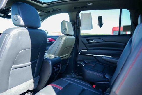 Used 2024 Chevrolet Traverse RS image 29
