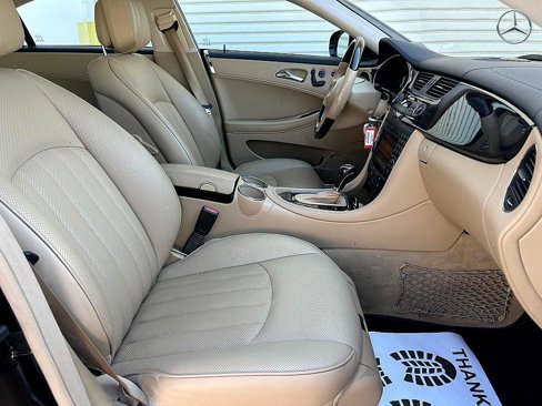 Used 2010 Mercedes-Benz CLS 550 w/ Premium I Pkg image 9