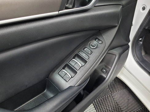 Used 2018 Honda Accord LX image 27
