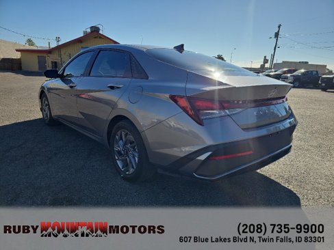 Used 2024 Hyundai Elantra SEL image 5