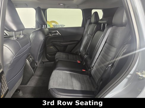 New 2025 Mitsubishi Outlander SE image 11