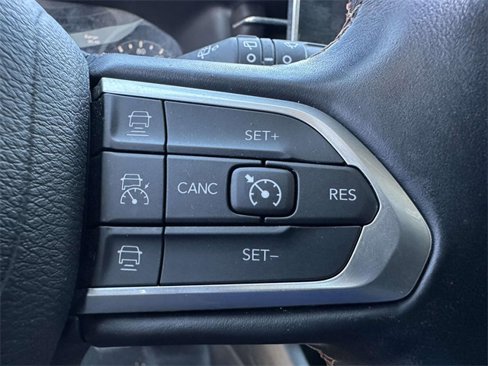 Used 2022 Jeep Compass Limited image 34