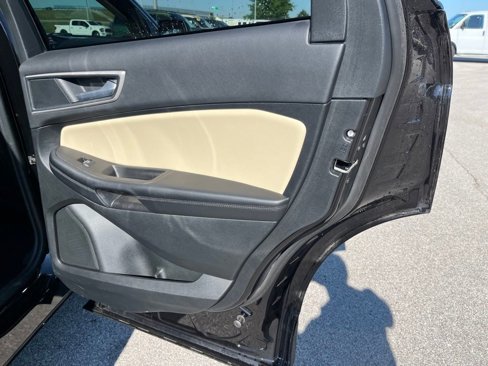 Used 2024 Ford Edge SEL w/ Convenience Package image 15