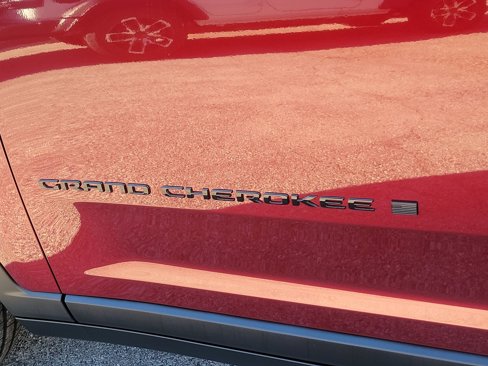 New 2025 Jeep Grand Cherokee L Limited w/ Luxury Tech Group II image 16
