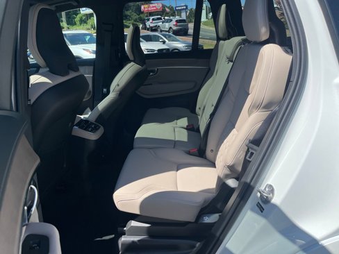 New 2026 Volvo XC90 B6 Plus w/ Protection Package Premier image 31
