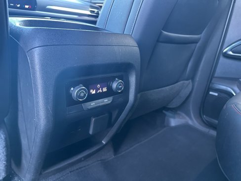 Used 2024 Chevrolet Traverse Z71 w/ Enhanced Driving Package image 10