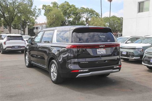 Certified 2024 Kia Carnival LX image 8
