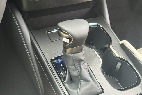 New 2025 Lexus ES 300h w/ Premium Package image 20