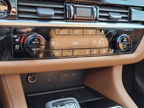 New 2025 Nissan Pathfinder Platinum image 13