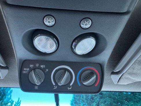Used 1999 Chevrolet Suburban 4WD w/ Preferred Equipment Group 2 image 13