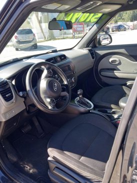 Used 2015 Kia Soul + image 6