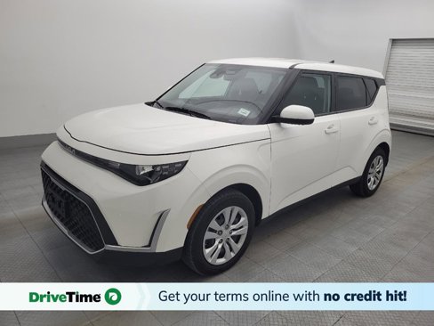 Used 2023 Kia Soul LX image 1