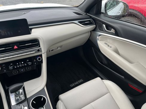 Used 2024 Genesis G70 2.5T image 33