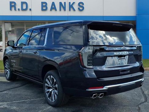 New 2026 Chevrolet Suburban High Country image 3