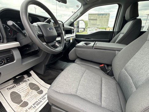 New 2025 Ford F250 XL w/ FX4 Off-Road Package image 4