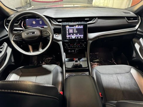 Used 2024 Jeep Grand Cherokee L Laredo image 16