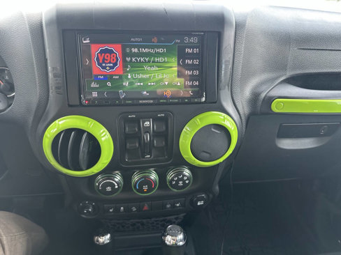Used 2017 Jeep Wrangler Unlimited Sahara image 16