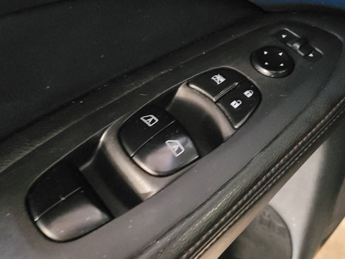 Used 2020 Nissan Pathfinder SL image 27