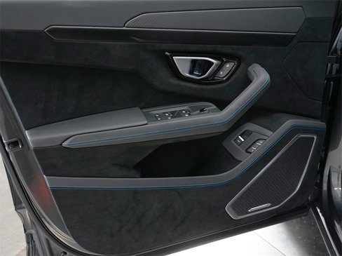 Used 2023 Lamborghini Urus Performante image 12