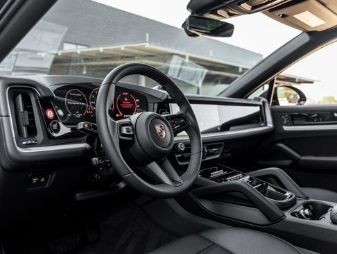 New 2026 Porsche Cayenne Coupe image 4