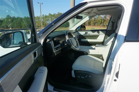 Used 2025 Hyundai Santa Fe Calligraphy image 2