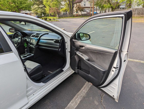 Used 2012 Toyota Camry SE image 10