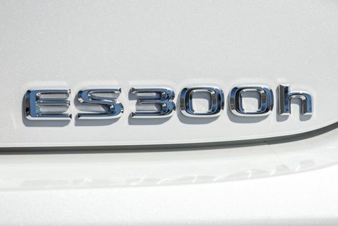 Used 2025 Lexus ES 300h w/ Luxury Package image 5