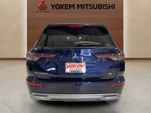 New 2025 Mitsubishi Outlander SE image 4